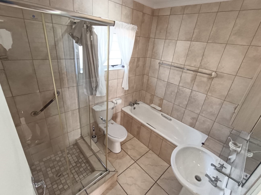 To Let 3 Bedroom Property for Rent in Heiderand Western Cape